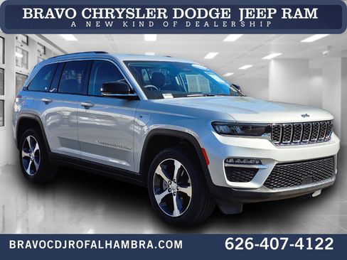 Certified 2023 Jeep Grand Cherokee 4WD 4xe w/ Luxury Tech Group II image 1