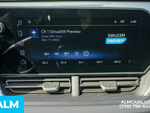 Used 2025 Chevrolet Trax LT w/ LT Convenience Package FWD image 41