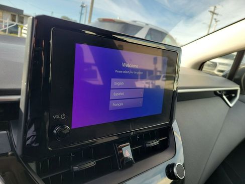 Used 2025 Toyota Corolla LE image 19