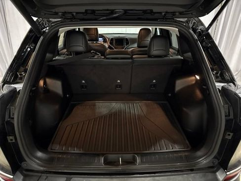Used 2022 Jeep Cherokee Latitude Lux w/ Mopar Interior Package AWD/4WD image 28