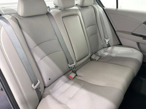 Used 2015 Honda Accord Touring image 22