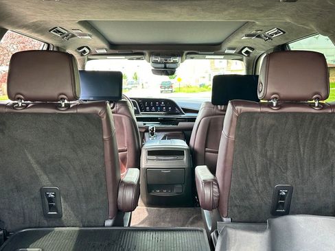 Used 2023 Cadillac Escalade Sport Platinum w/ LPO, ONYX Package AWD/4WD image 27
