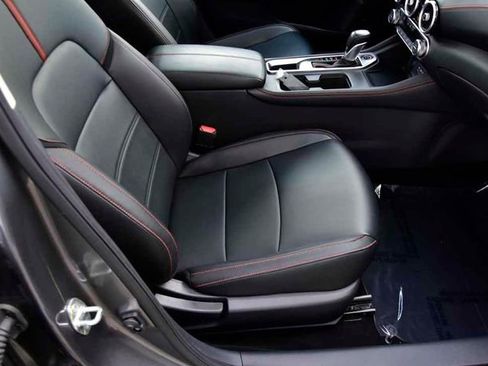 Used 2025 Nissan Sentra SR w/ SR Premium Package image 13