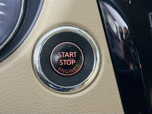Used 2018 Nissan Rogue SV FWD image 21