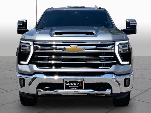 Used 2024 Chevrolet Silverado 3500 LTZ w/ LTZ Plus Package AWD/4WD image 4