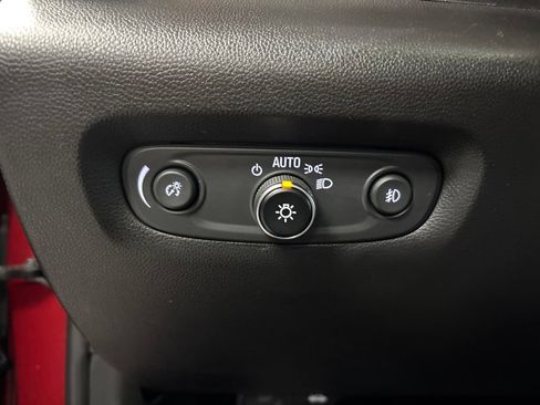 Used 2021 Chevrolet Traverse RS FWD image 18