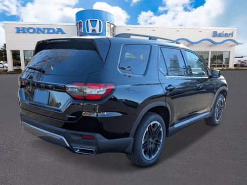 New 2026 Honda Pilot Touring image 5