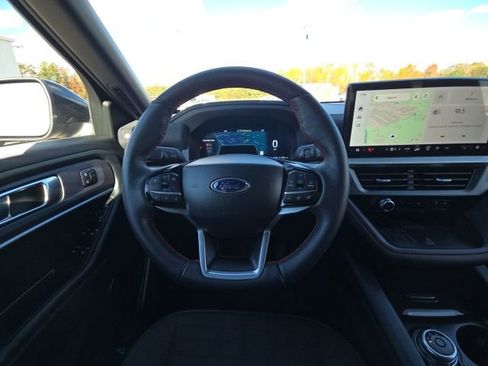Used 2025 Ford Explorer ST-Line w/ Premium Package image 30