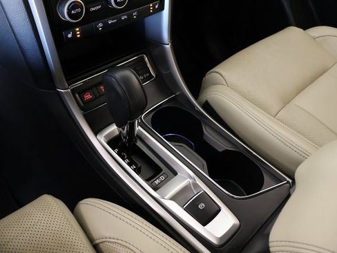 Used 2019 Subaru Ascent Limited w/ Popular Package #2 image 8