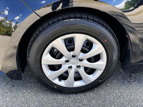 Used 2024 Toyota Corolla LE FWD image 7