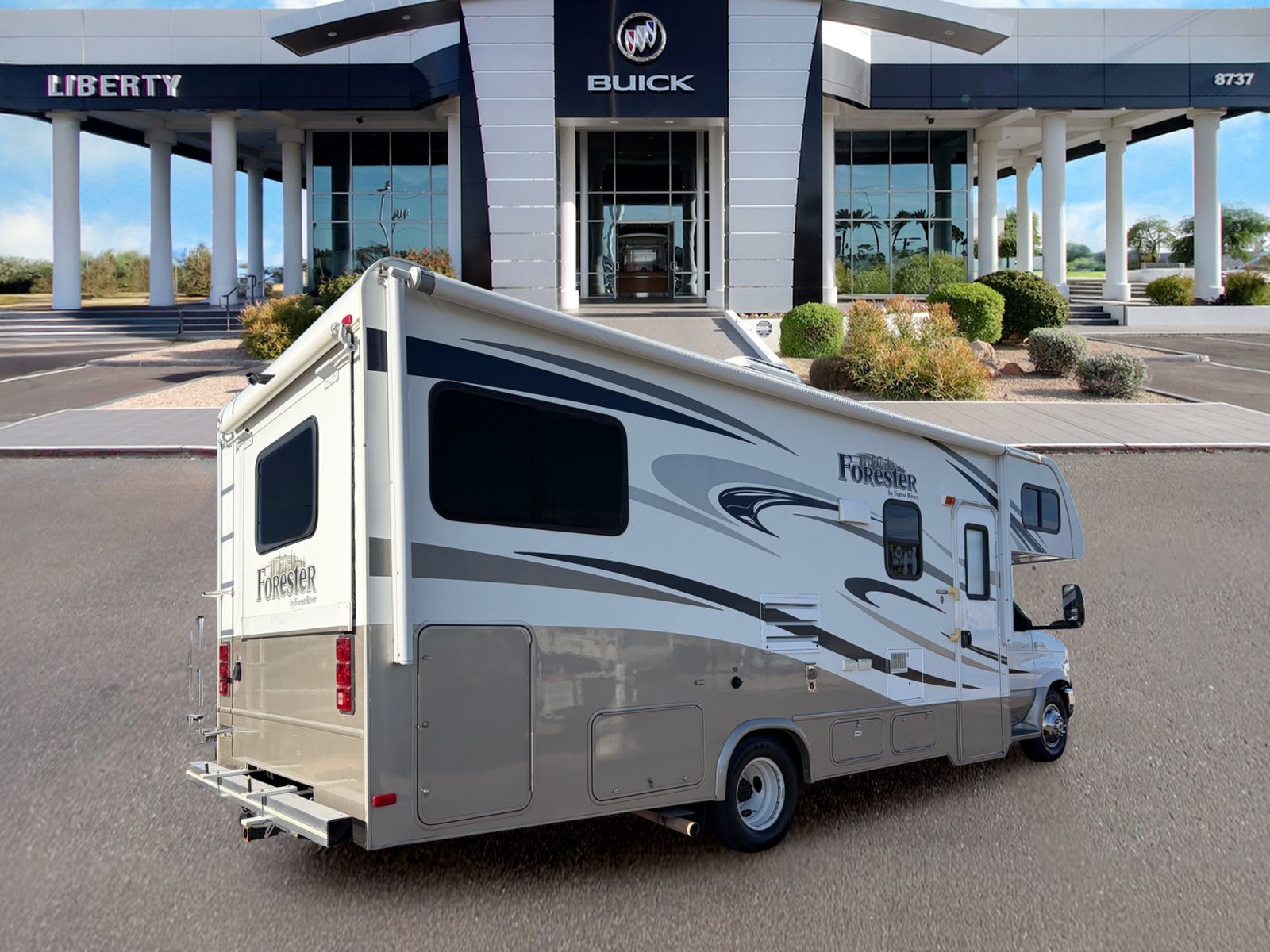 Used 2014 Ford E-450 and Econoline 450 Super Duty w/ Motorhome Prep Package RWD image 4