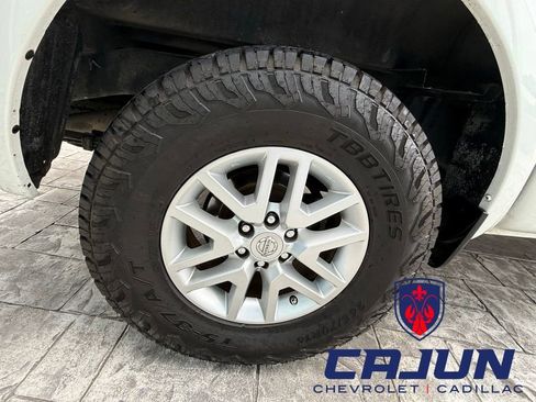 Used 2014 Nissan Frontier SV RWD image 25