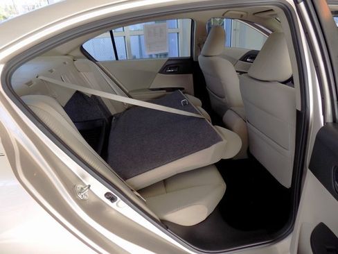 Used 2016 Honda Accord LX image 27