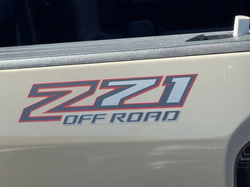 Used 2021 Chevrolet Colorado Z71 w/ Safety Package image 9