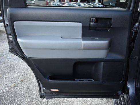 Used 2013 Toyota Sequoia SR5 AWD/4WD image 39