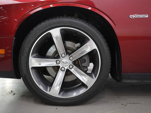 Used 2014 Dodge Challenger R/T RWD image 23