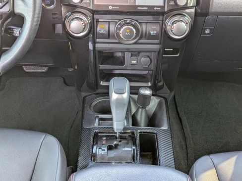 Used 2022 Toyota 4Runner TRD Off-Road Premium image 19