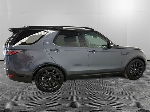 Used 2024 Land Rover Discovery Dynamic SE image 6