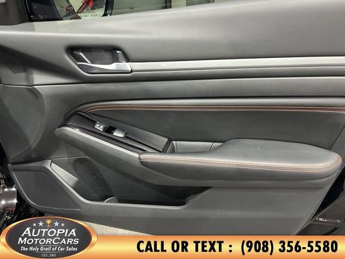 Used 2023 Nissan Altima 2.5 SR AWD/4WD image 13