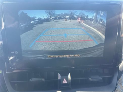 Used 2023 Toyota Corolla SE image 7