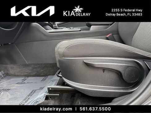 Used 2023 Kia Sportage LX image 16