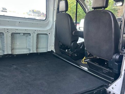 Used 2023 Ford E-Transit Medium Roof RWD image 30
