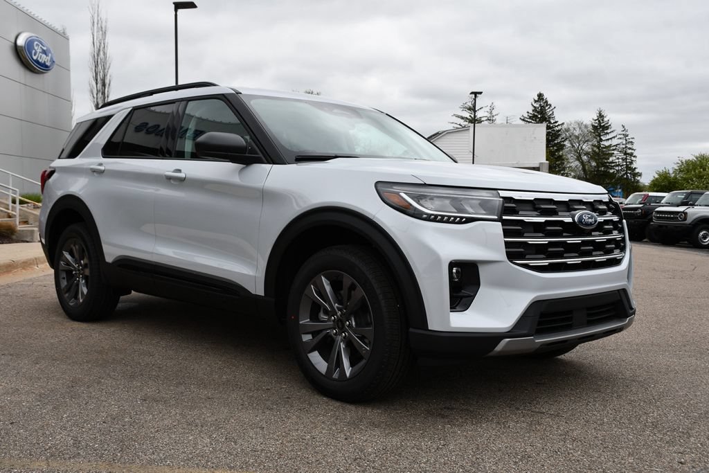 Used 2026 Ford Explorer Active w/ Active Comfort Package AWD/4WD image 9