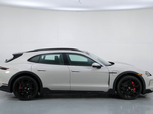 Used 2025 Porsche Taycan 4S w/ Premium Package image 58