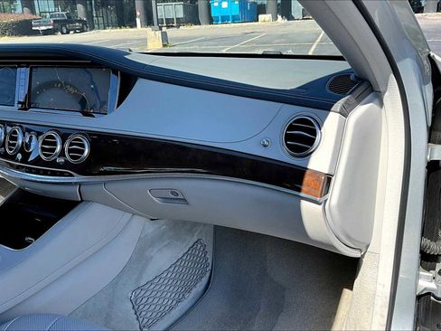 Used 2015 Mercedes-Benz S 550 Sedan image 19