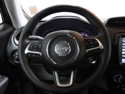 Used 2023 Jeep Renegade Latitude image 27