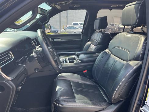 Used 2022 Jeep Grand Wagoneer Series II AWD/4WD image 30