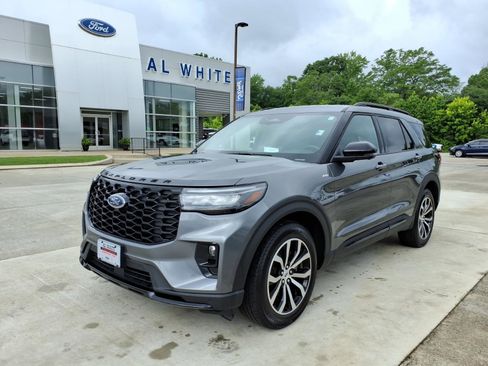 Used 2025 Ford Explorer ST-Line AWD/4WD image 1