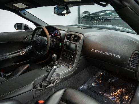 Used 2009 Chevrolet Corvette ZR1 w/ Preferred Equipment Group RWD image 13