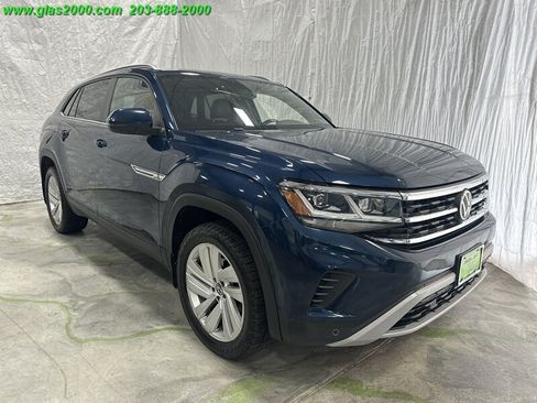 Used 2020 Volkswagen Atlas Cross Sport SE AWD/4WD image 2