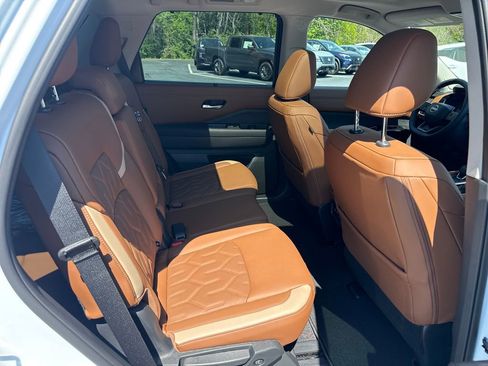 New 2026 Nissan Pathfinder Platinum AWD/4WD image 29