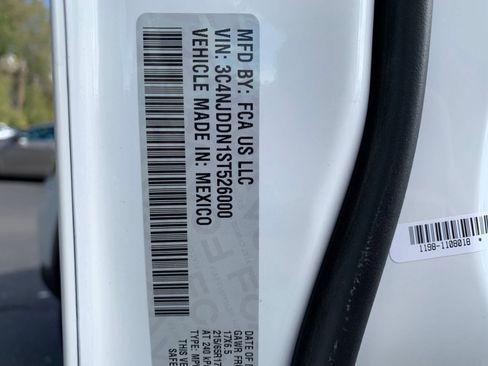 Used 2025 Jeep Compass Trailhawk image 28