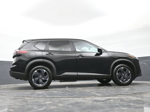 Used 2024 Nissan Rogue SV AWD/4WD image 43