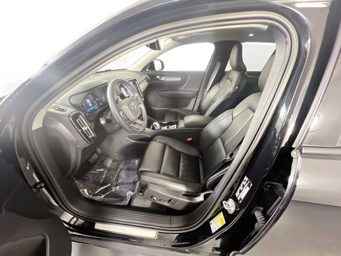 Used 2023 Volvo XC40 B5 Plus w/ Driver Assist Package image 21