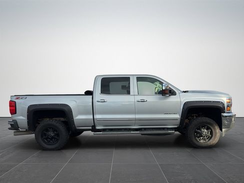Used 2019 Chevrolet Silverado 3500 LTZ image 4