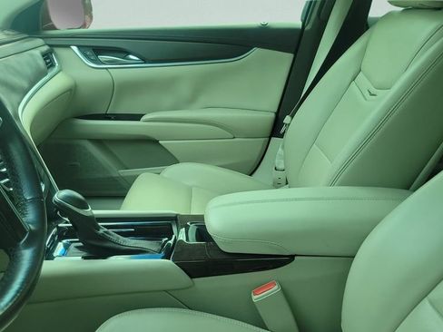 Used 2015 Cadillac XTS FWD image 3