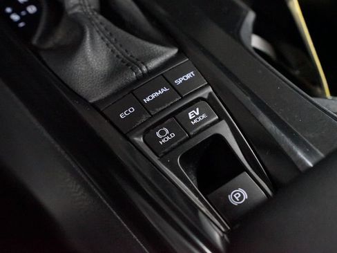 Used 2025 Toyota Camry SE FWD image 22