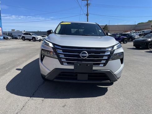 Used 2024 Nissan Rogue S AWD/4WD image 5