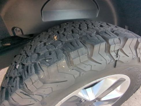 Used 2016 Jeep Wrangler Sahara w/ Connectivity Group AWD/4WD image 10