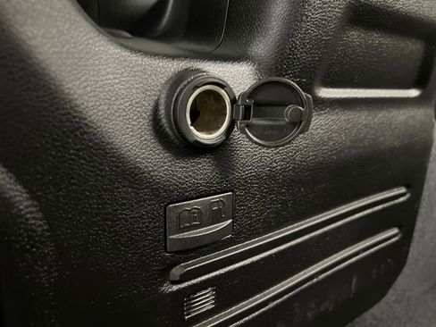 Used 2022 Jeep Wrangler Unlimited Sahara w/ Cold Weather Group image 31