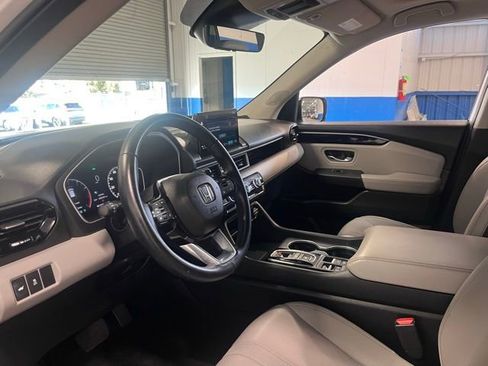 Used 2023 Honda Pilot Touring image 22