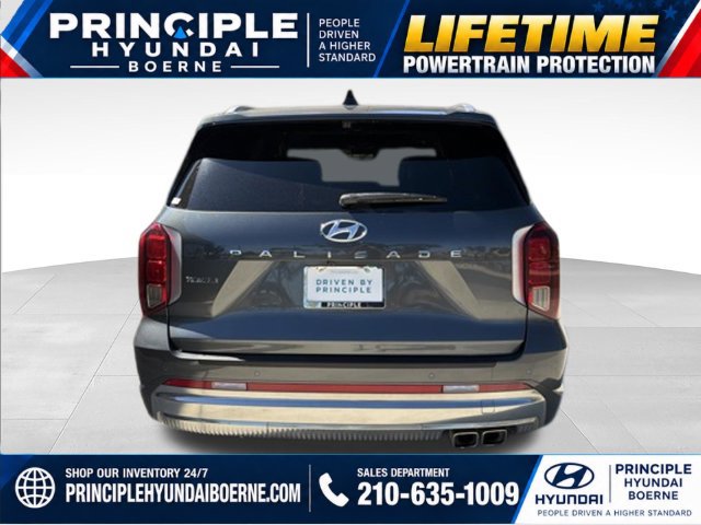Used 2023 Hyundai Palisade Calligraphy FWD image 3