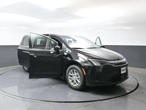 New 2027 Chrysler Pacifica Select FWD image 47