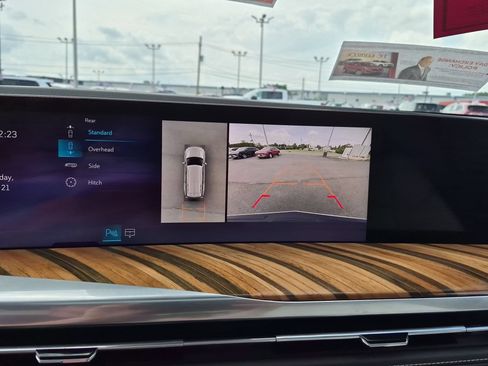 Used 2025 Cadillac Escalade Sport Platinum w/ LPO, Floor Liner Package AWD/4WD image 14