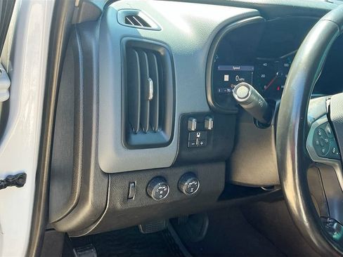Used 2022 Chevrolet Colorado Z71 w/ Safety Package AWD/4WD image 10