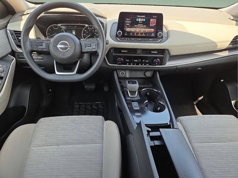 Used 2023 Nissan Rogue SV FWD image 11